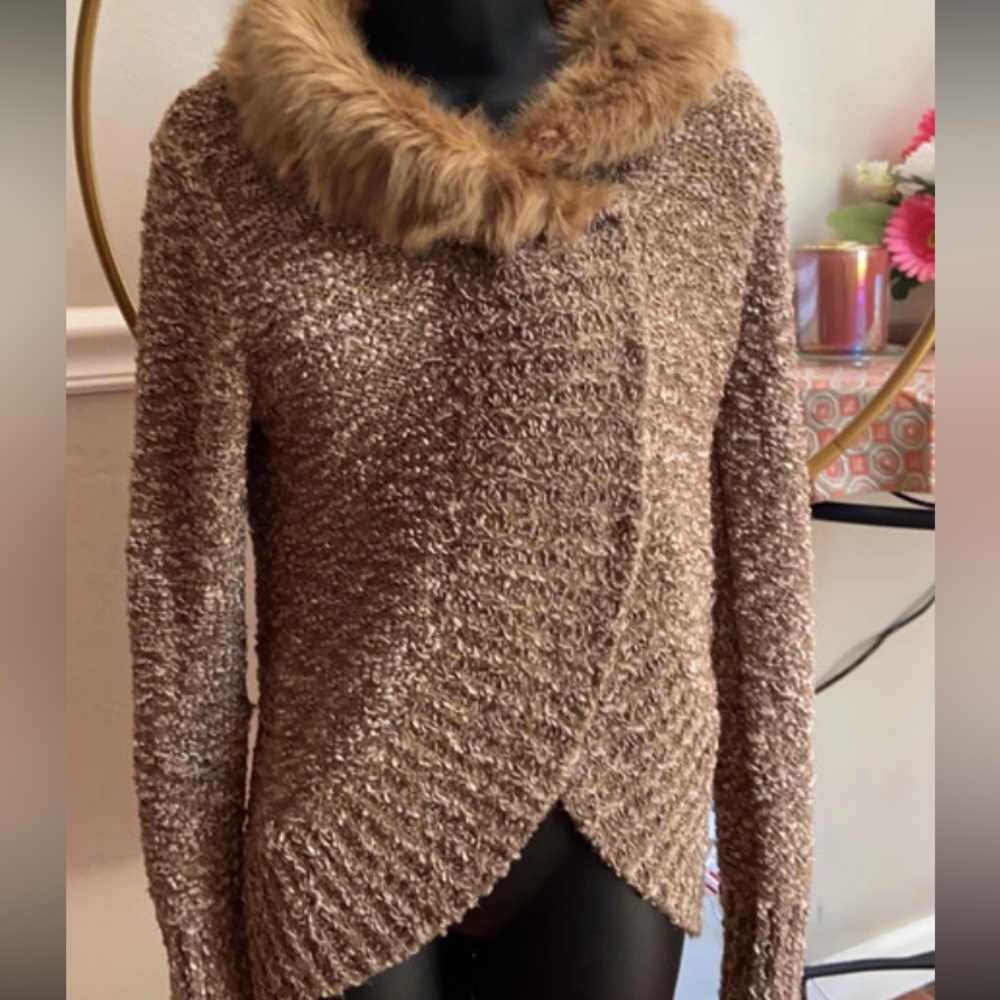 Beautiful Cardigan Sweater Snap up